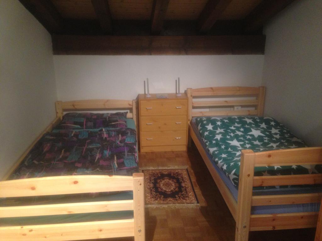 Apartment Plauncas Acletta 디센티스 객실 사진